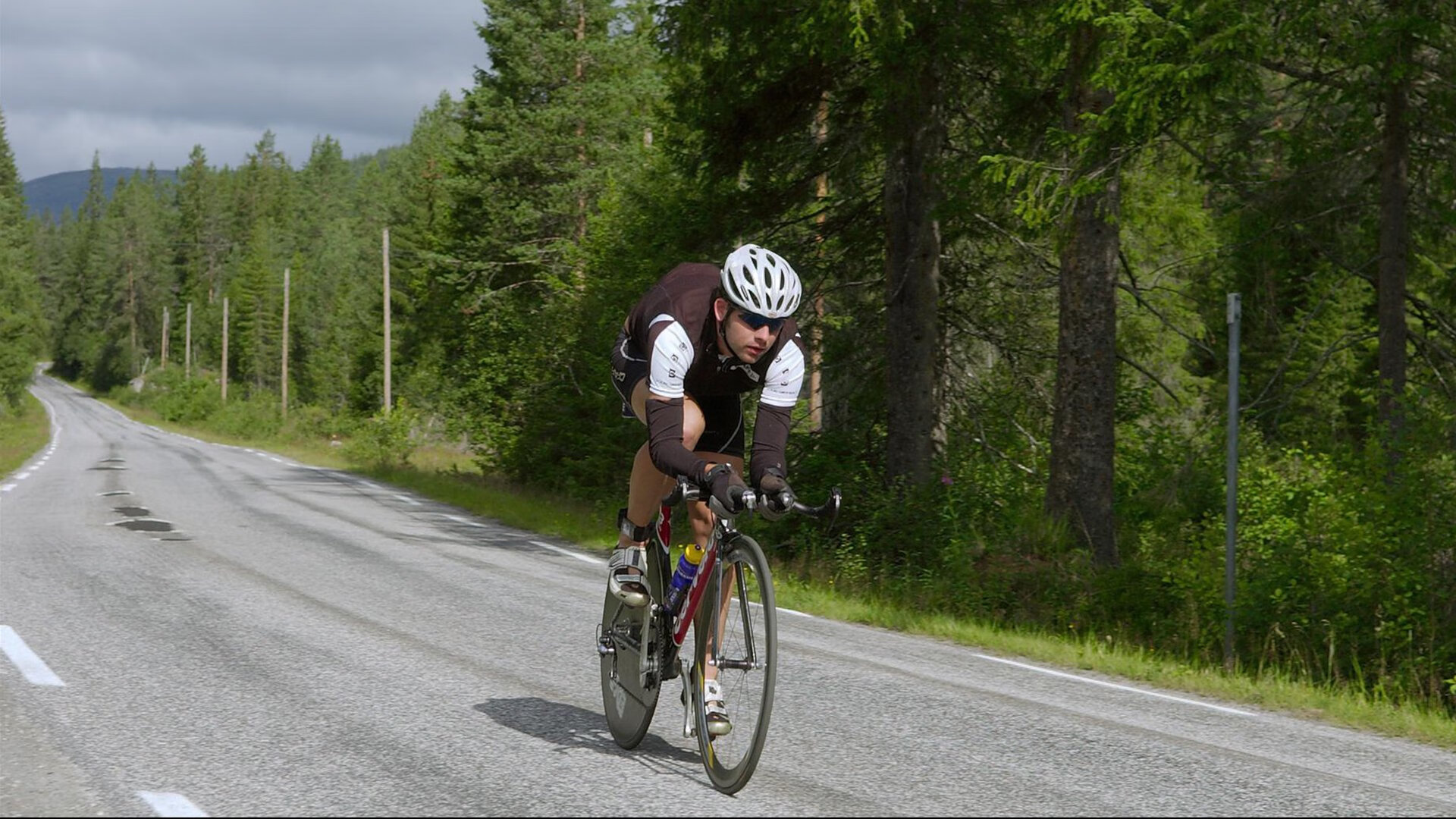 社区篮球运动成为全民健身的重要组成部分，群众参与度持续升高
