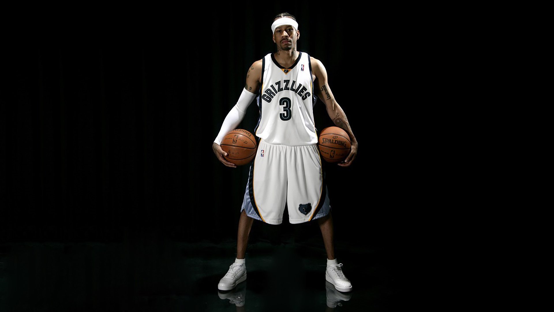 高压对抗：场上气氛紧张，双方拼尽全力，高压反应怎么办